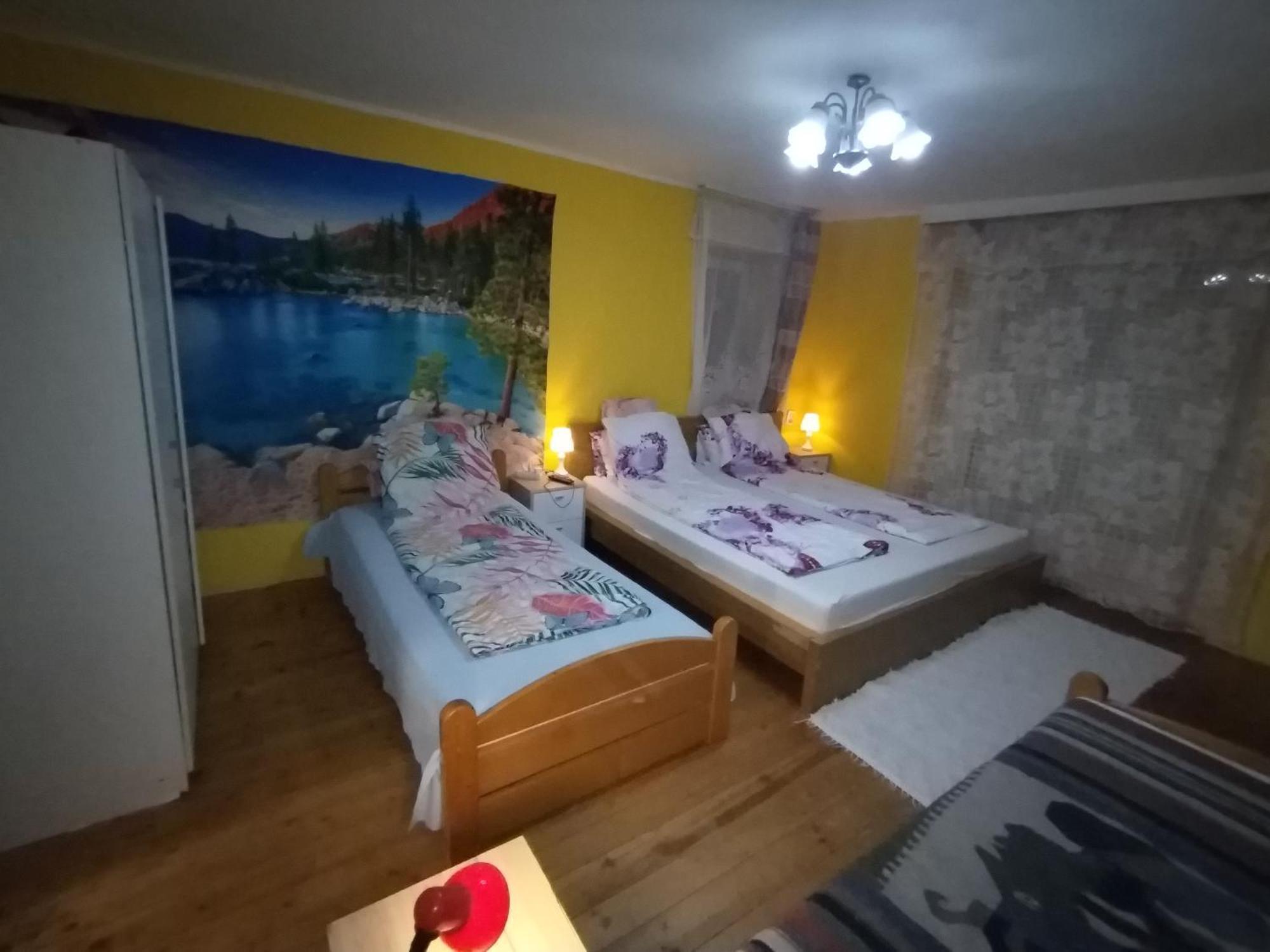 Ferienwohnung Kert Oevezeti Lakas Gyöngyös Exterior foto
